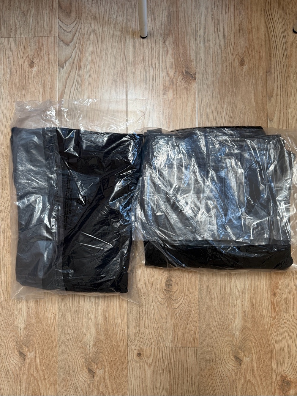 NWT Alo Black Collared Pullover & Straight Leg Sweatpants Set Size S - Picture 4 of 5